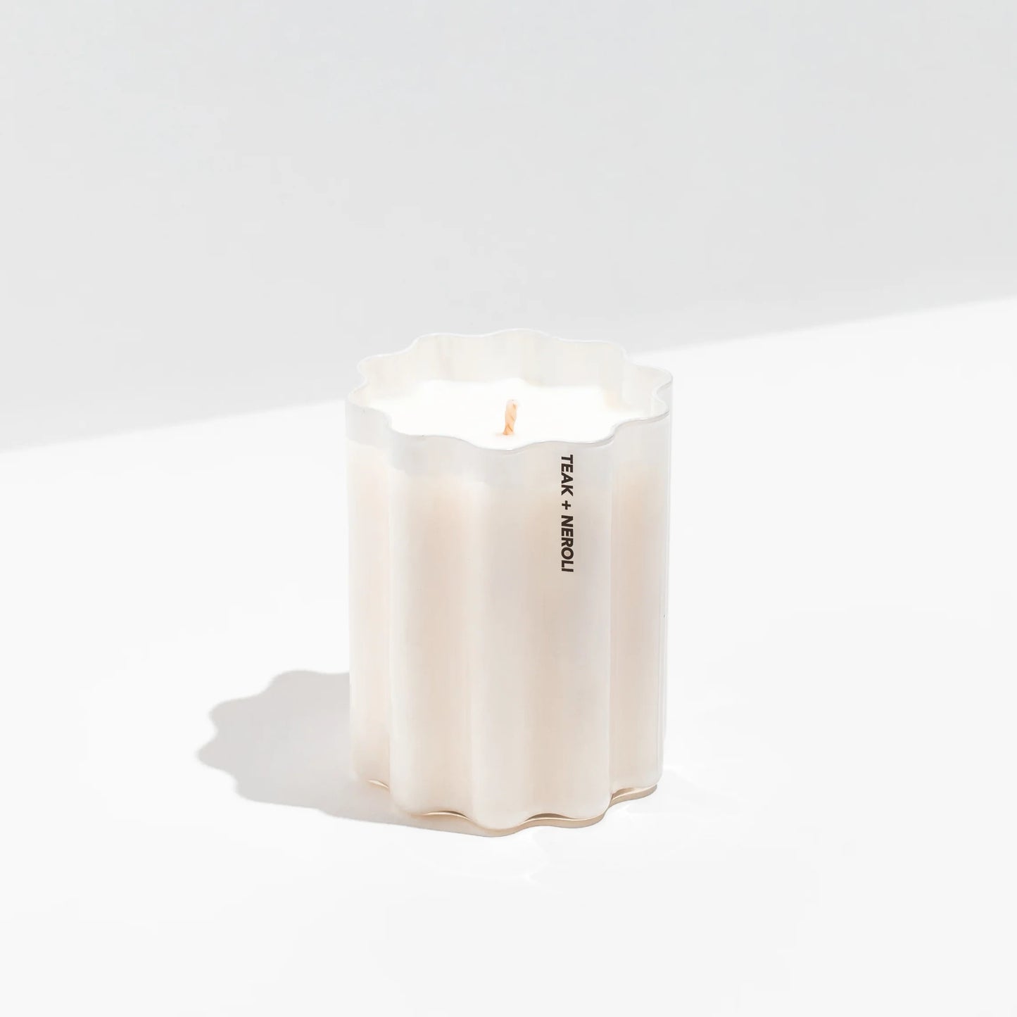 Wave Candle - Teak + Neroli